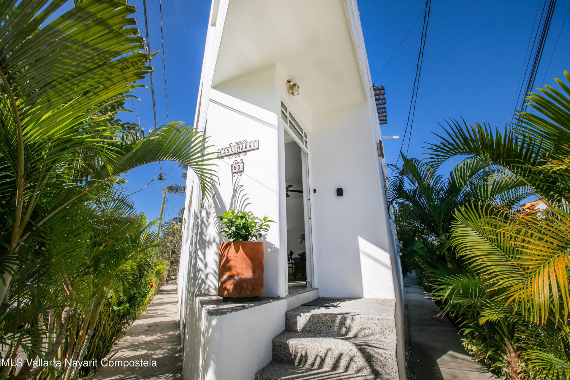 Carien Lewis – Pacífico Property