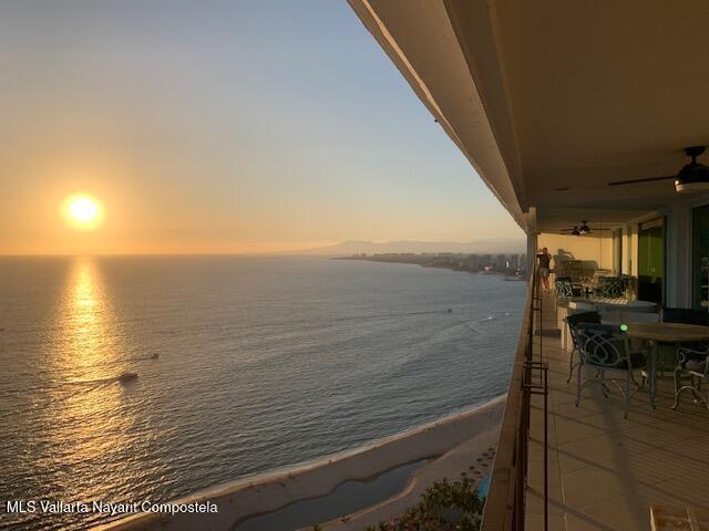 640