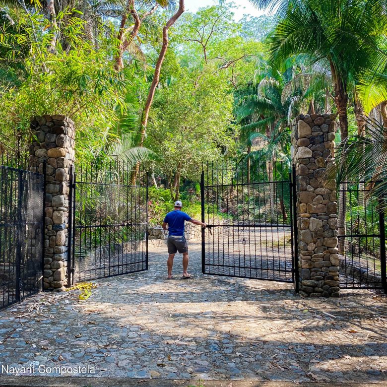 780