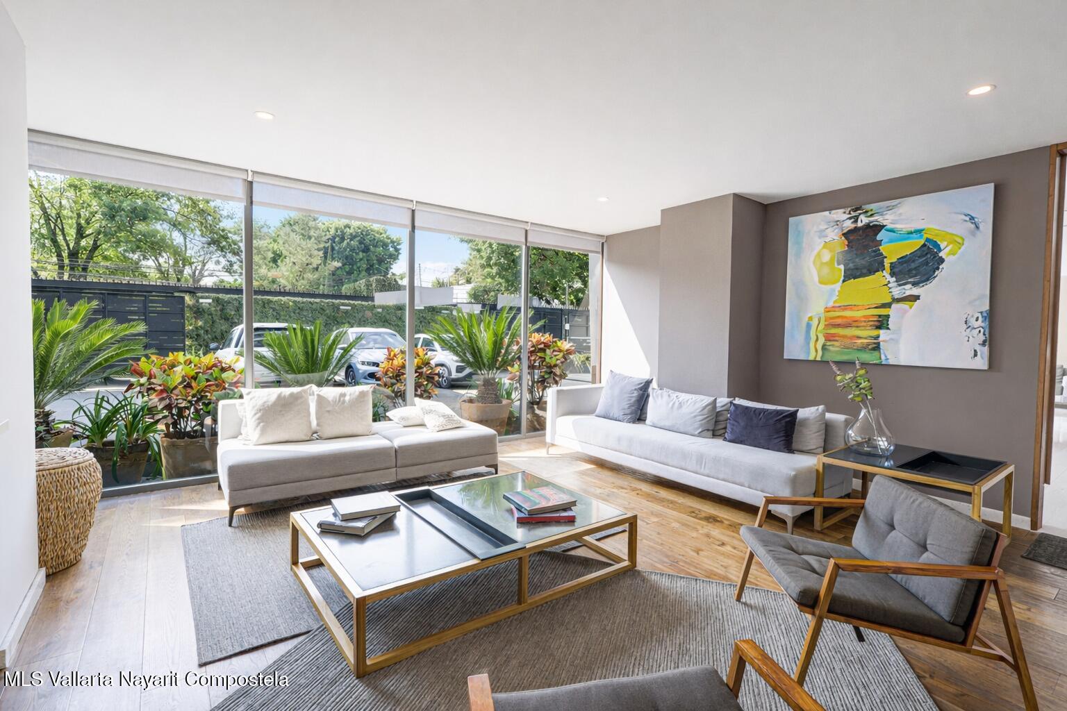 20260325221459105287000000-o