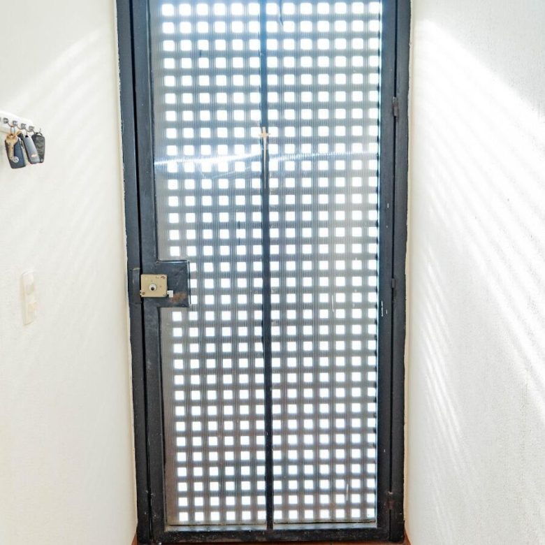 780